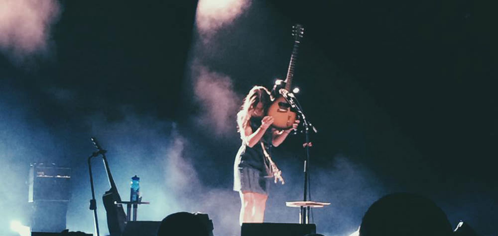feist on stage